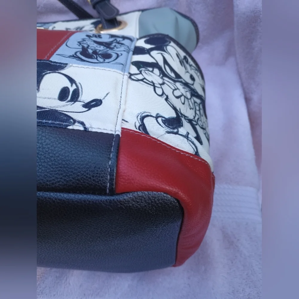 Bradford Exchange Mickey and Minnie Mouse purse - Picture 9 of 10